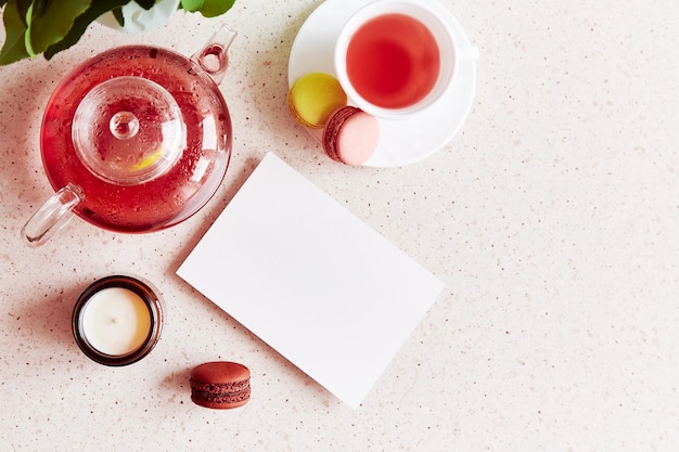 Karta kontaktowa z kubkiem herbaty